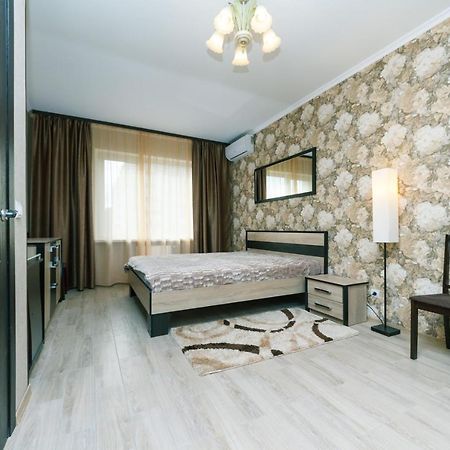 Poznyaky Apartments Patriotika Kiev Luaran gambar