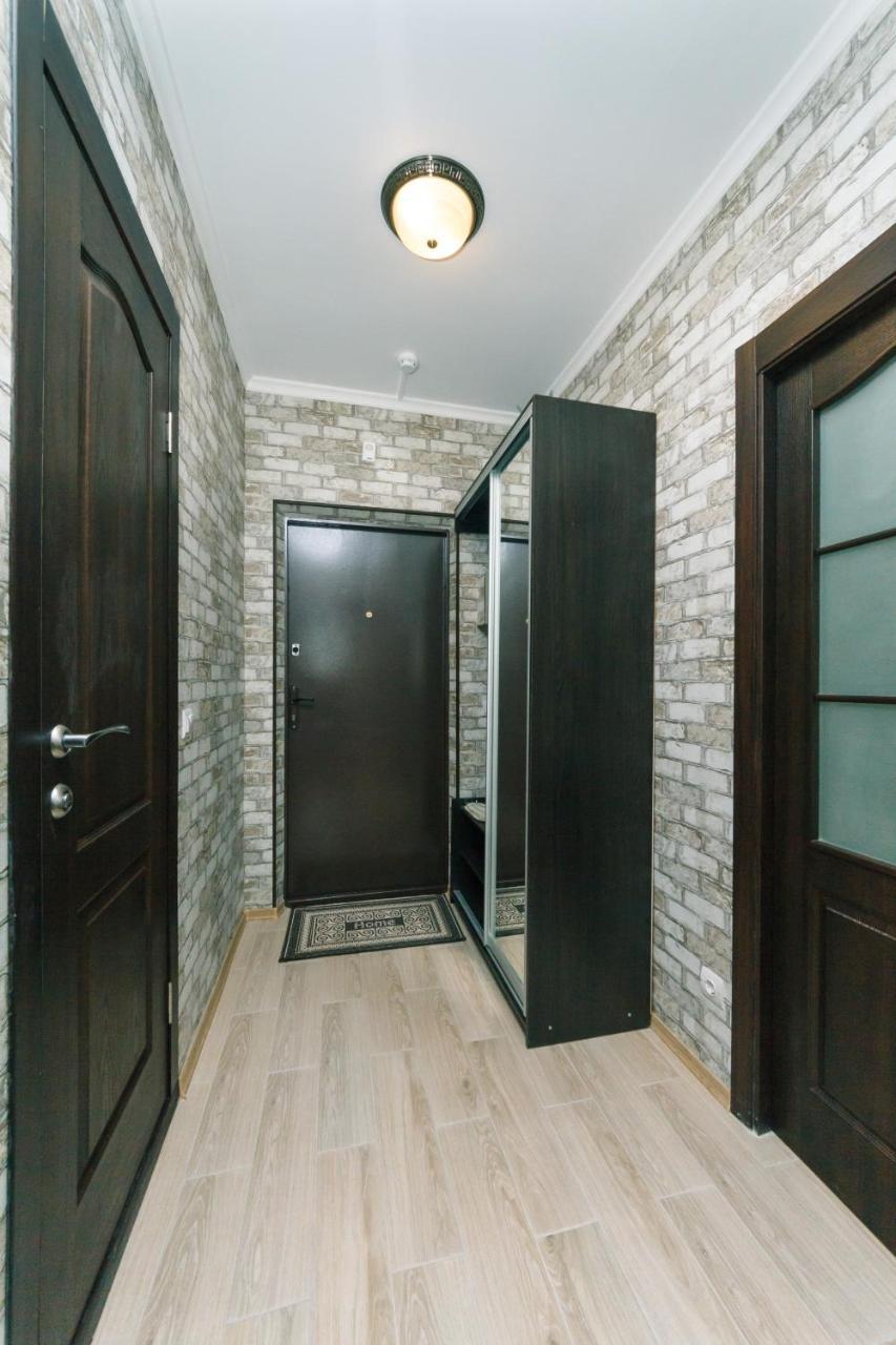 Poznyaky Apartments Patriotika Kiev Luaran gambar